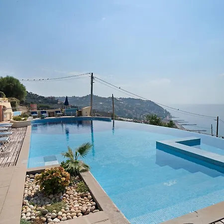 Villa Caroleo